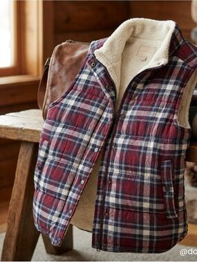 Skies Are Blue Quilted Plaid Sherpa-Lined Vest - Red, Navy, Cream